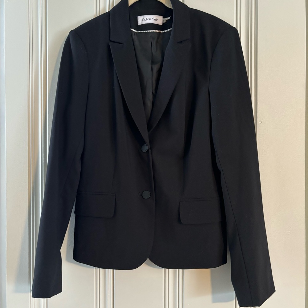 Calvin Klein Black Blazer with Modern Fit and Notched Lapels